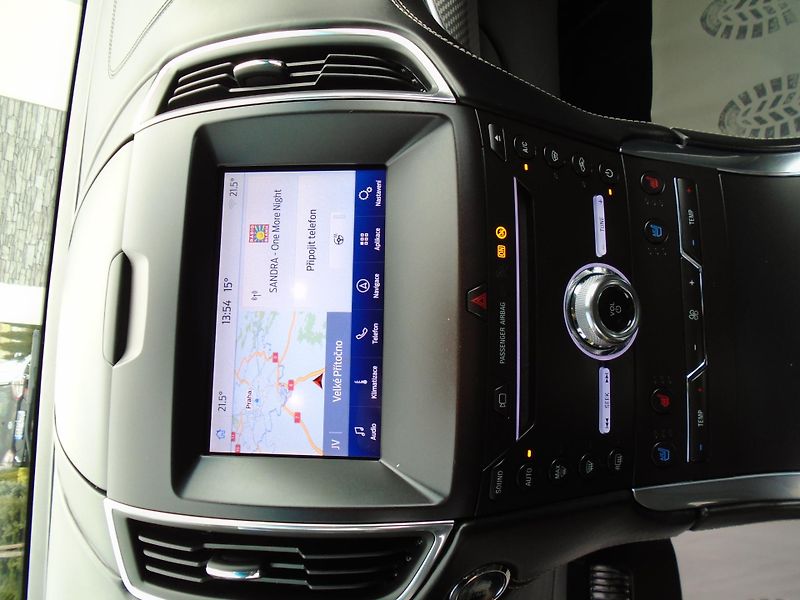 Ford Edge 2,0EcoBlue 175kW 8AT Vignale - fotka 21 z 45