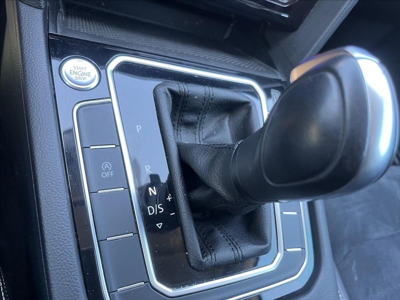 Volkswagen Passat 2,0 TDi 110KW DSG LED ELEGANCE - fotka 25 z 50