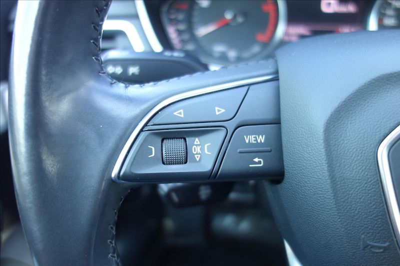 Audi A4 2,0 TDi, ČR, 1 MAJ., SERV. KN. - fotka 31 z 39