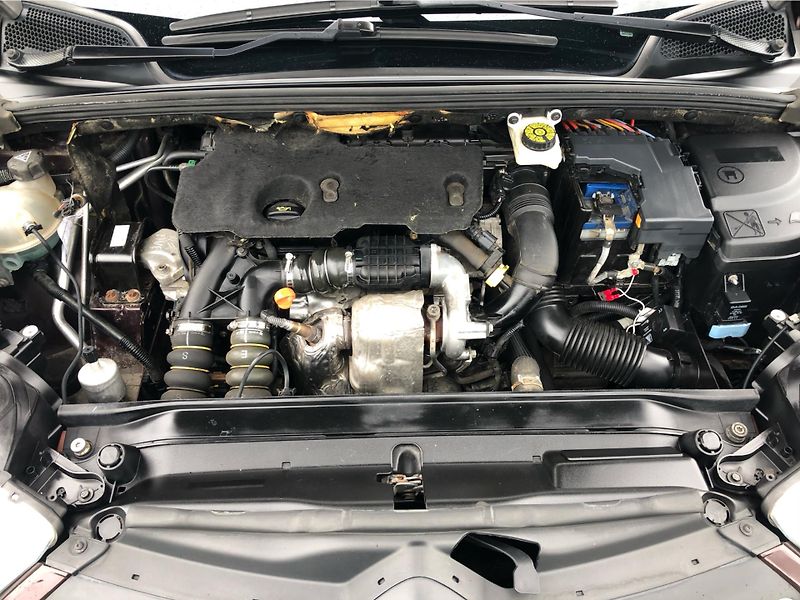 Citroën C4 1.6 HDi Attraction - fotka 21 z 23