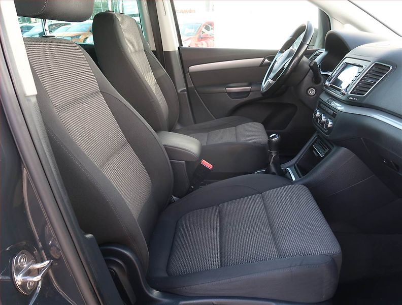 Volkswagen Sharan (2014) 2.0 TDI, 4X4, Serv.kniha - fotka 9 z 19