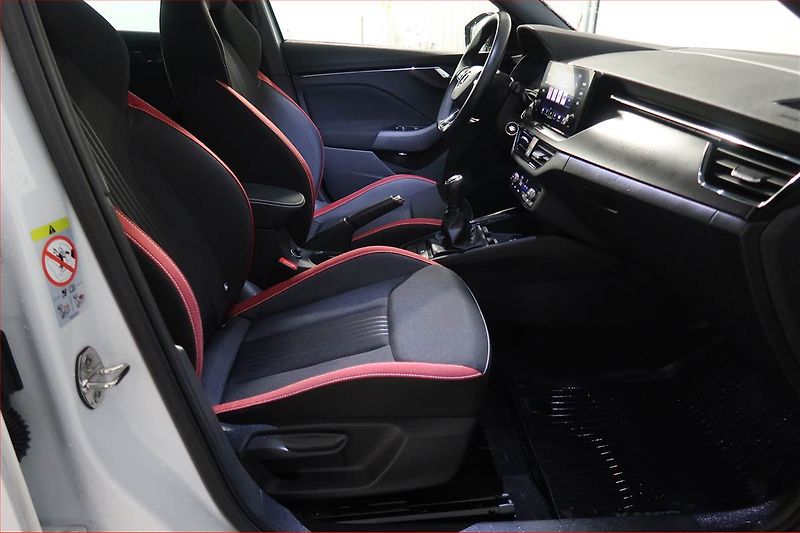 Škoda Kamiq (2023) Monte Carlo 1.0 TSI - fotka 9 z 19