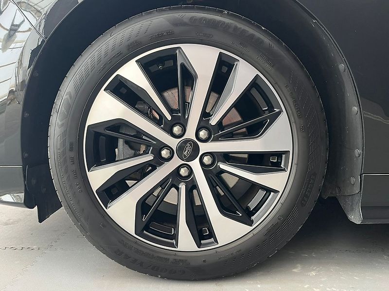 Ford S-MAX 2,5 HEV ST-Line - fotka 38 z 68