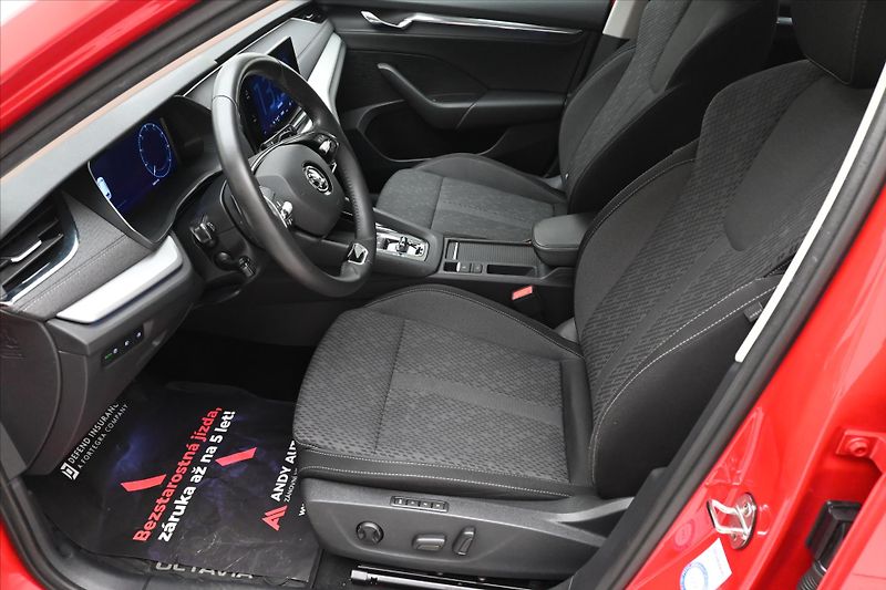 Škoda Octavia 1,4 TSI iV 150kW DSG Style SoH - fotka 13 z 32