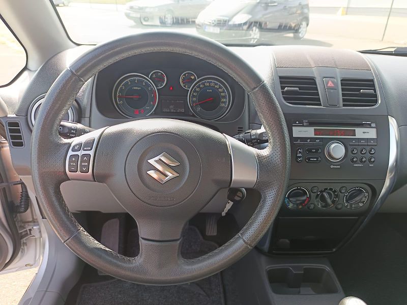 Suzuki SX4 (2013) - fotka 14 z 30