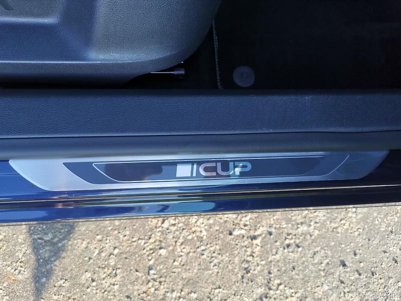 Volkswagen Tiguan (2015) 2,0TDI 130kW DSG ICUP 4x4 1MAJ - fotka 26 z 91