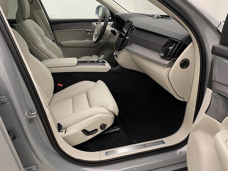 Volvo XC90 (2026) T8 AWD Plug-in BRIGHT ULTRA - fotka 26 z 72