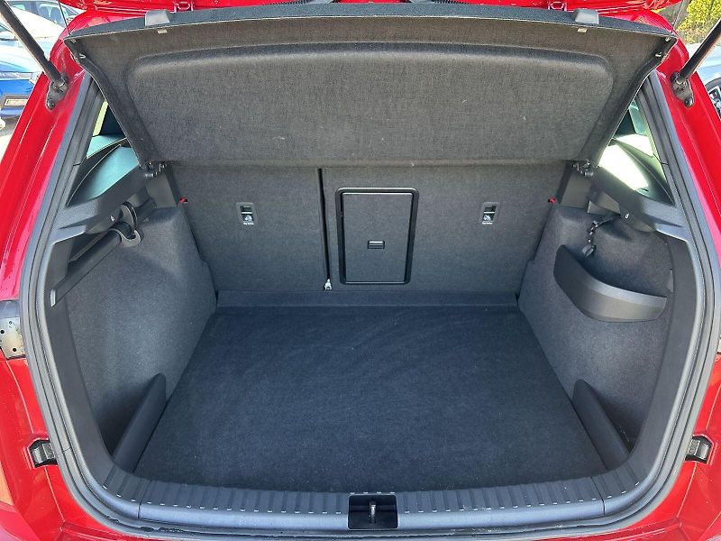 Škoda Karoq (2023) 1.5 TSI DSG Sportline - fotka 31 z 36