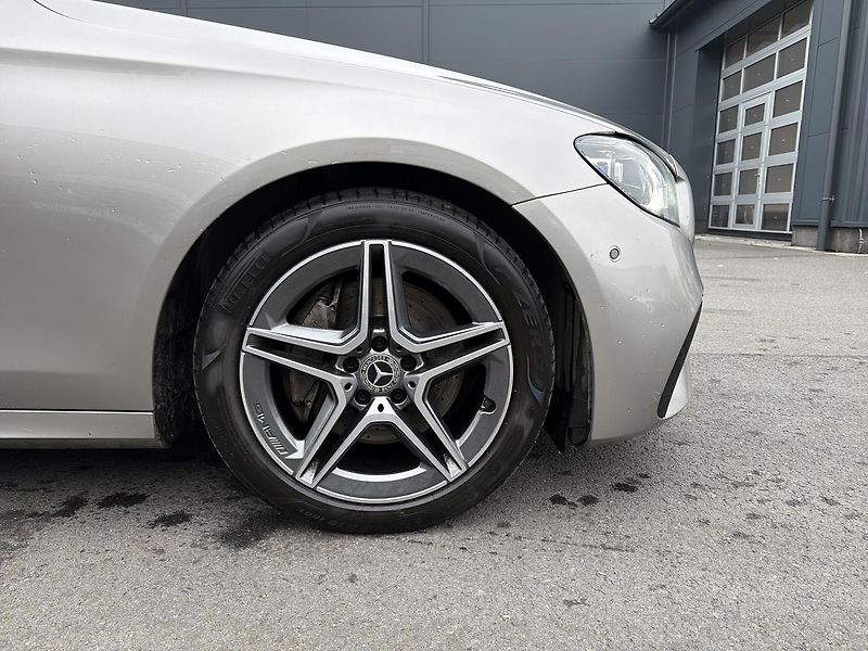 Mercedes-Benz Třídy E E 220d 4M Kombi - fotka 15 z 15