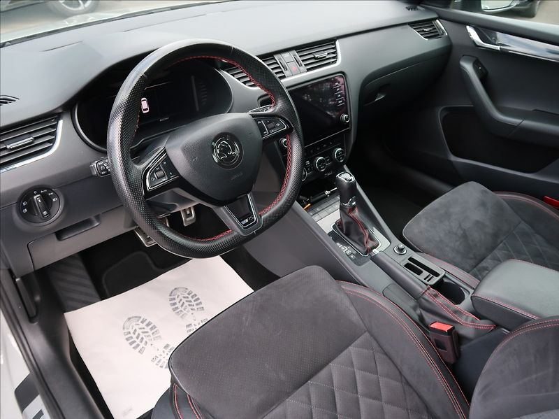Škoda Octavia 2,0 TSi,180kW,RS,NovéČR,DPH - fotka 9 z 31