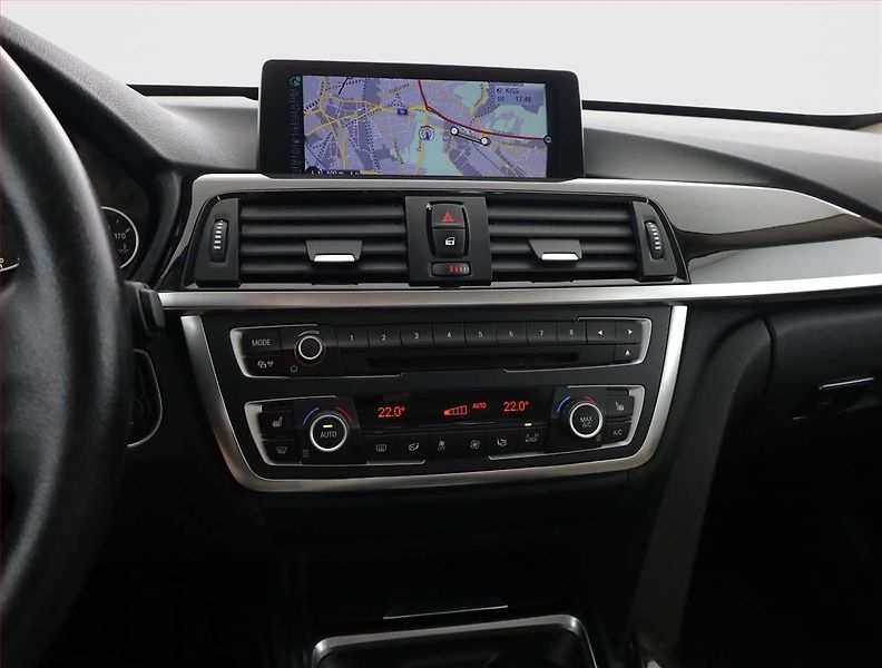 BMW Řada 3 (2015) Luxury Line 320i xDrive GT - fotka 10 z 20