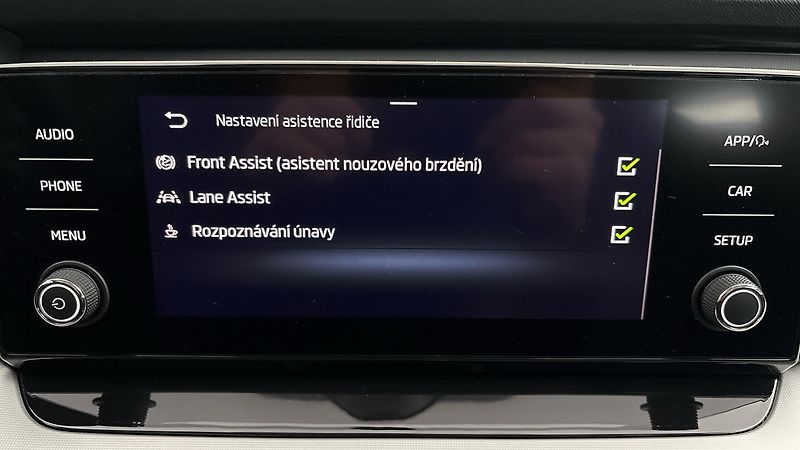 Škoda Octavia 2.0 TDI Ambition Combi - fotka 21 z 22