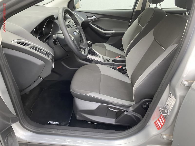 Ford Focus (2011) 1.6 Ti, Trend - fotka 9 z 15