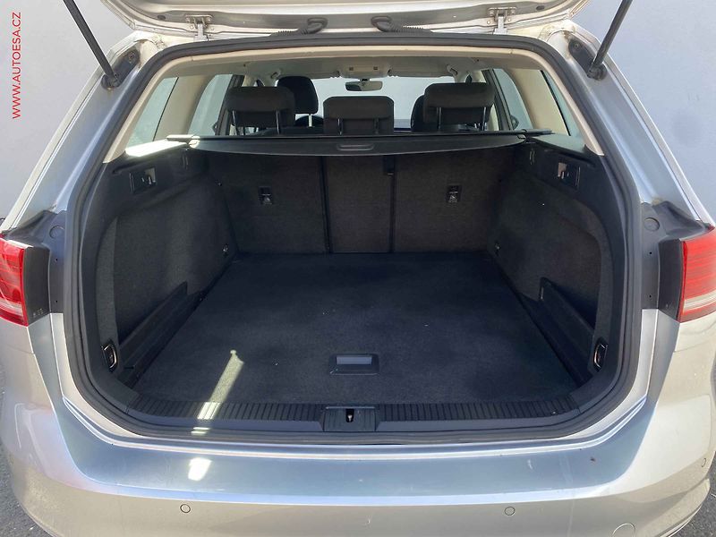 Volkswagen Passat (2017) 1.6 TDi, AAC, tempo - fotka 7 z 16