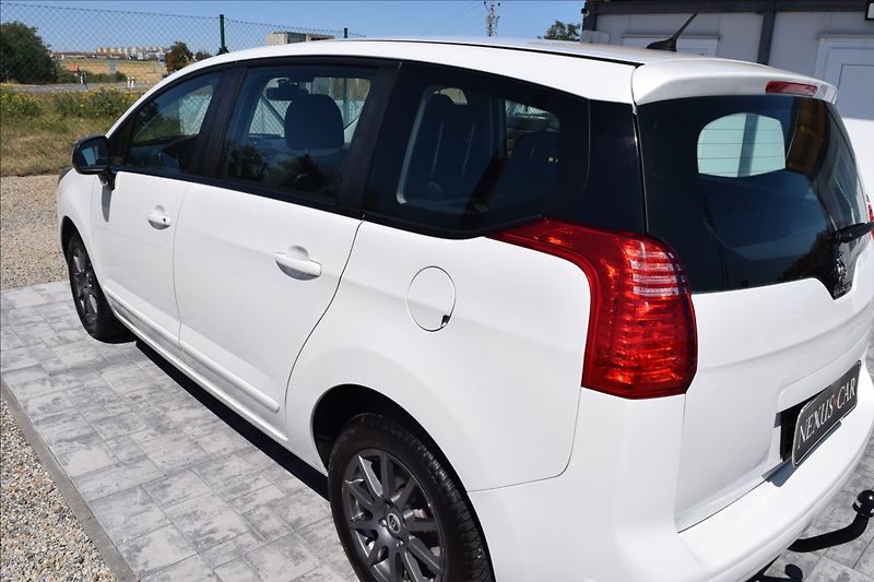 Peugeot 5008 1,6 HDI 84KW AUTOMAT PO SERVIS - fotka 7 z 49