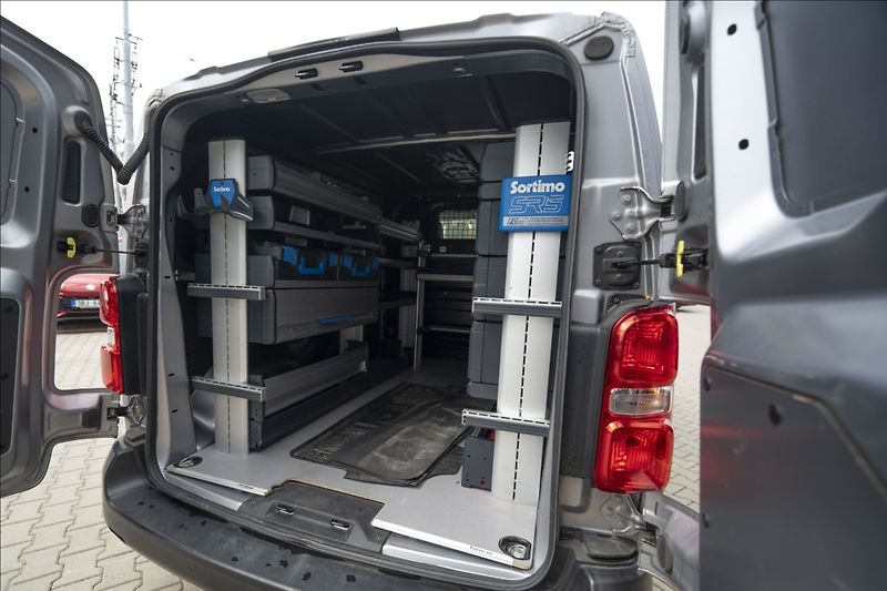 Toyota ProAce 2,0 D-4D NAVI VÝHŘEV 1. MAJ ČR - fotka 17 z 30
