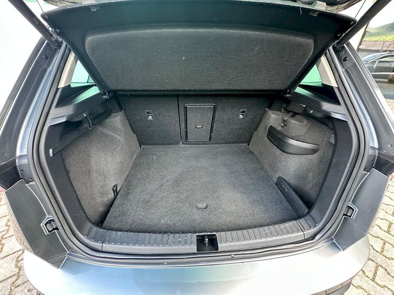 Škoda Karoq (2023) 2.0 TDI 85kW Ambition DSG - fotka 24 z 26