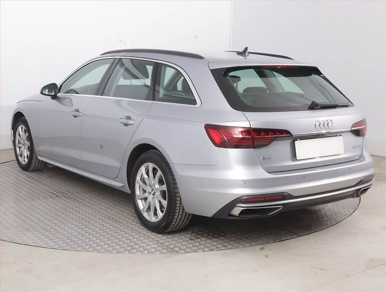 Audi A4 (2021) 2.0 TDI, Automat, Navi - fotka 4 z 17