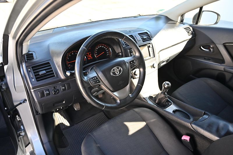 Toyota Avensis 1.8  108KW Kombi Sol 10/2009 - fotka 20 z 33