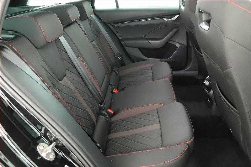 Škoda Octavia (2025) RS 2.0 TSI, RS 2.0 TSI 195KW - fotka 7 z 19