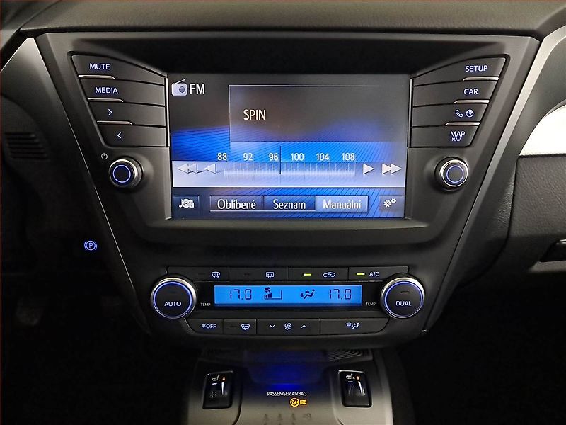Toyota Avensis (2016) 2.0 D-4D, Navi, Tempomat - fotka 12 z 20