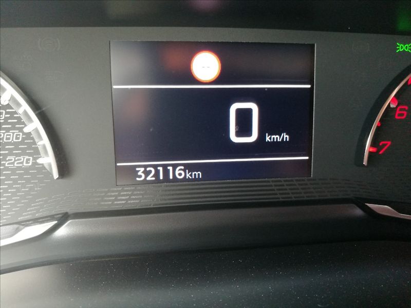 Peugeot 208 1,2 PureTech - fotka 6 z 19