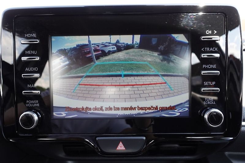 Toyota Yaris 1,5 HEV Comfort - fotka 21 z 26