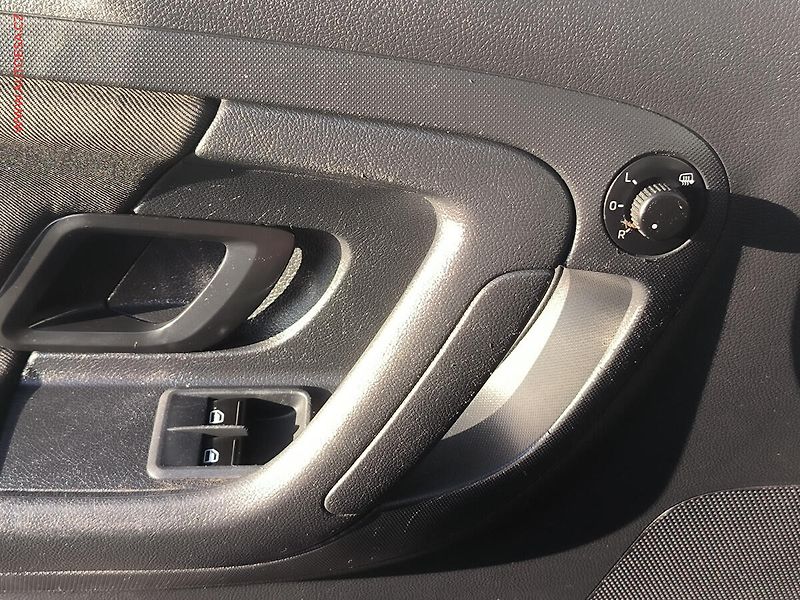 Škoda Fabia (2014) 1.2 TSi, 2.maj,ČR, Ambition - fotka 13 z 15