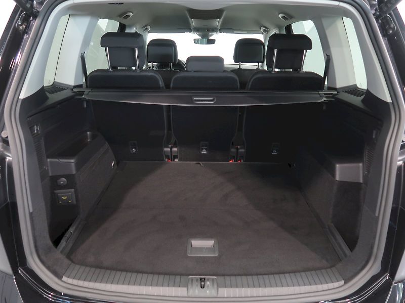 Volkswagen Touran (2023) HIGHLINE 2.0TDI 110KW DSG CZ - fotka 40 z 42