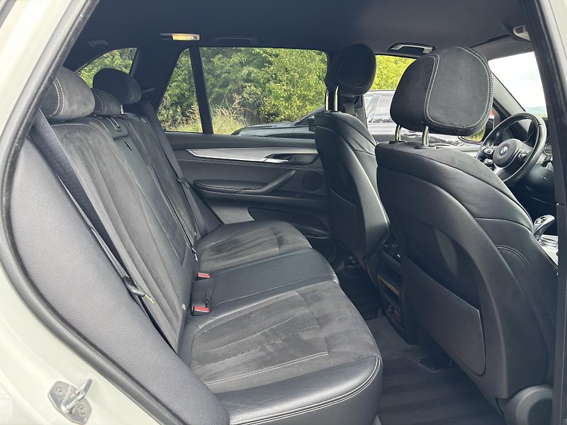 BMW X5 M PAKET X-DRIVE 40D - 230 kW - fotka 24 z 30