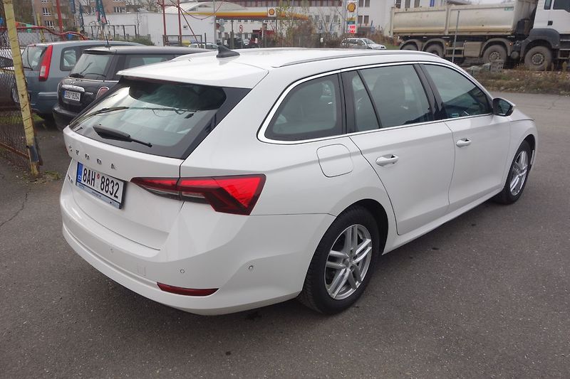 Škoda Octavia 2,0TDi 85kW Style !Koup v ČR! - fotka 6 z 36
