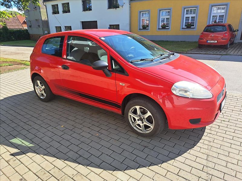 Fiat Punto 1,2 i - fotka 12 z 32