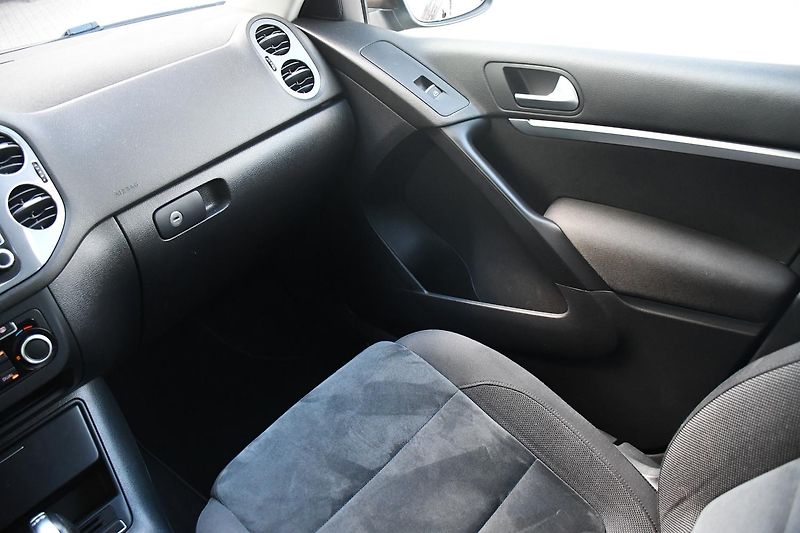 Volkswagen Tiguan 2.0TDi DSG 4MOTION - fotka 24 z 44