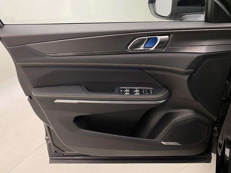 Lynk & Co 01 (2025) MORE PHEV AUT CZ 1.maj - fotka 7 z 95