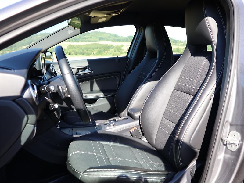 Mercedes-Benz Třídy A 2,1 200CDI 100kW Aut. Kůže - fotka 11 z 36