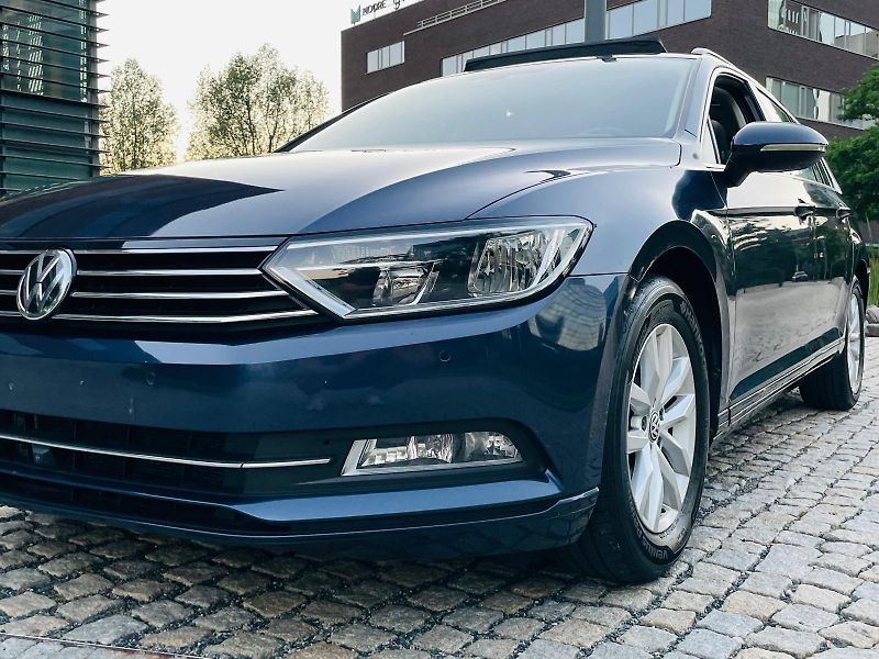 Volkswagen Passat 2.0TDI AUTOMAT KAMERY SERVISKA - fotka 48 z 49