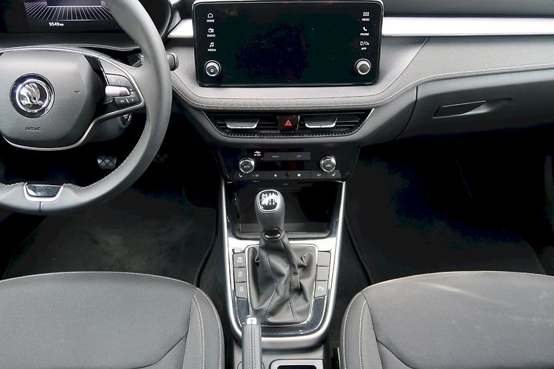 Škoda Fabia (2024) Top Selection 1,0 TSi / 85 kW - fotka 27 z 31