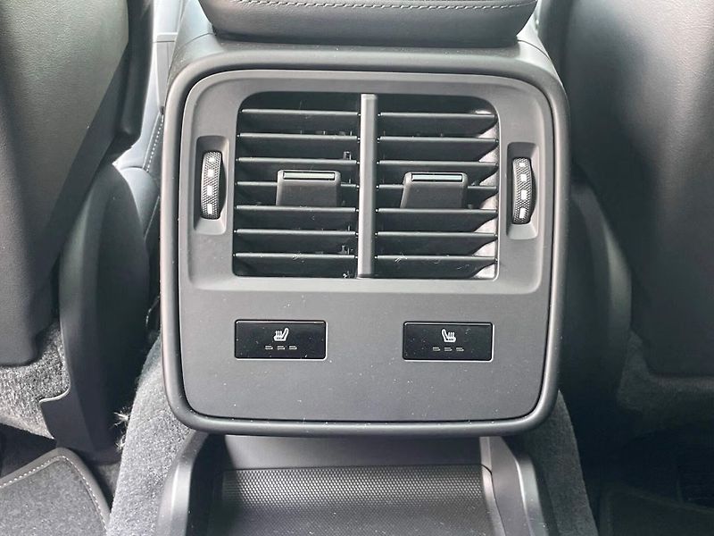 Porsche Taycan Sport Turismo HuD Pano InnoDri - fotka 25 z 26