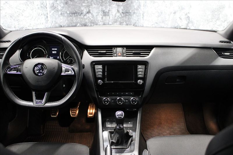 Škoda Octavia 2,0 TSI 162KW MAN VRS MODE - fotka 27 z 36