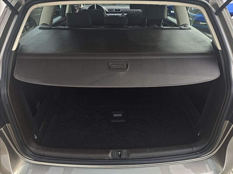 Volkswagen Passat B VII 1,4 TSi Comfortline - fotka 27 z 45