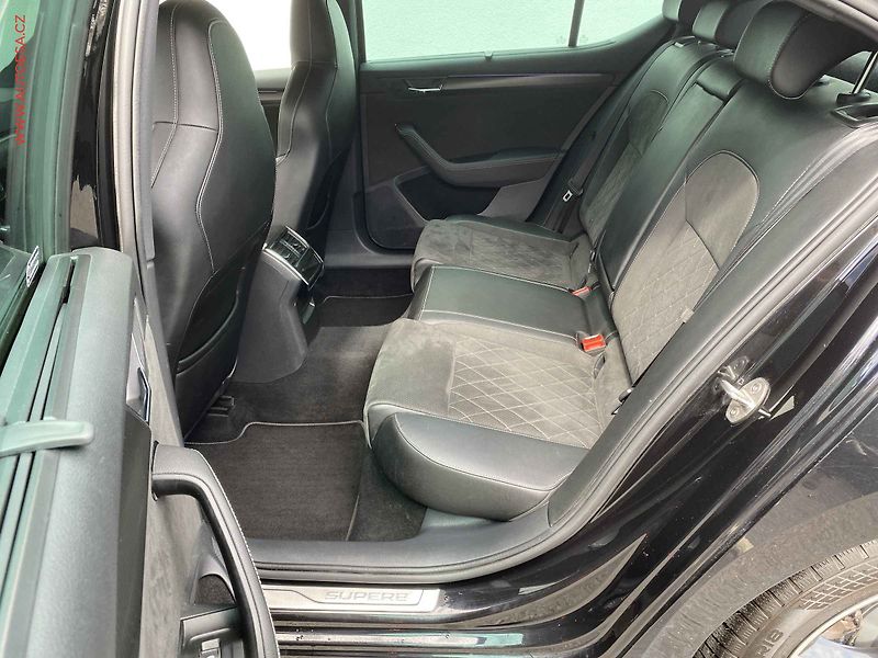Škoda Superb (2023) 2.0 TSi, ČR, SportLine, DSG - fotka 10 z 23