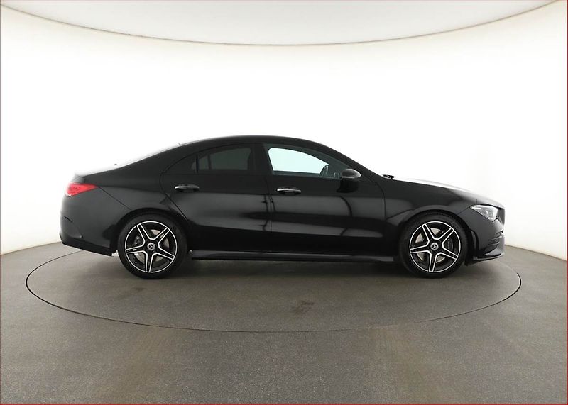 Mercedes-Benz CLA (2022) 250 4MATIC - fotka 6 z 17