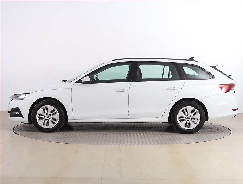 Škoda Octavia (2022) Ambition 1.0 TSI, Navi - fotka 3 z 23