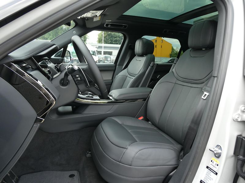 Land Rover Range Rover Sport (2026) 3,0 Dynamic SE D250 - fotka 9 z 39