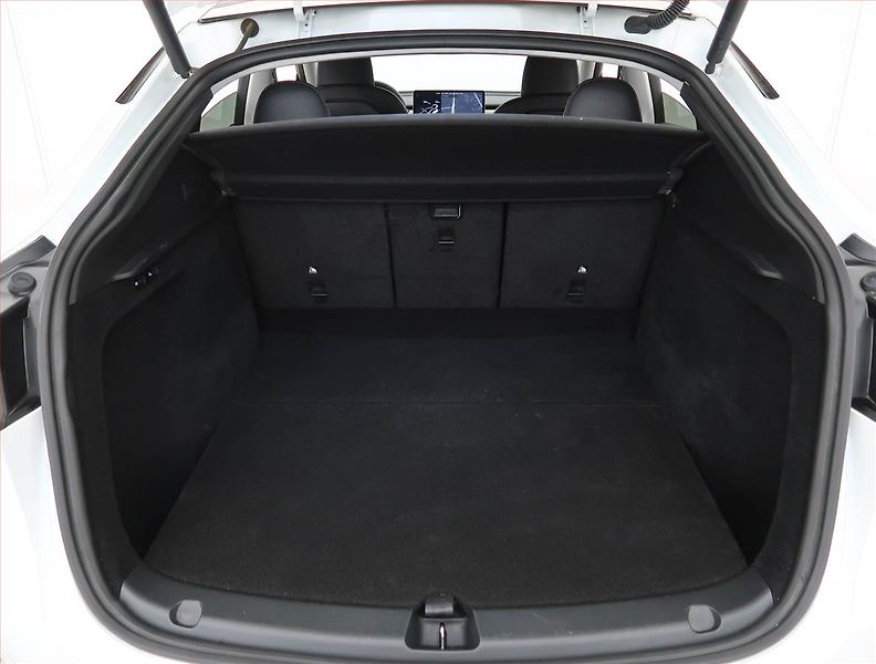 Tesla Model Y (2022) Long Range AWD 79kWh, SoH 91% - fotka 13 z 33