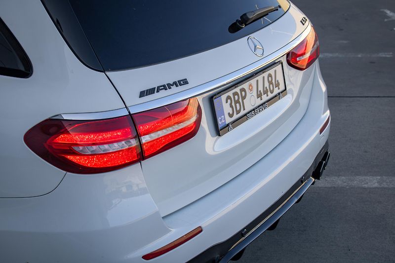 Mercedes-Benz Třídy E (2019) Mercedes-AMG 53 4MATIC+ A/T - fotka 17 z 50