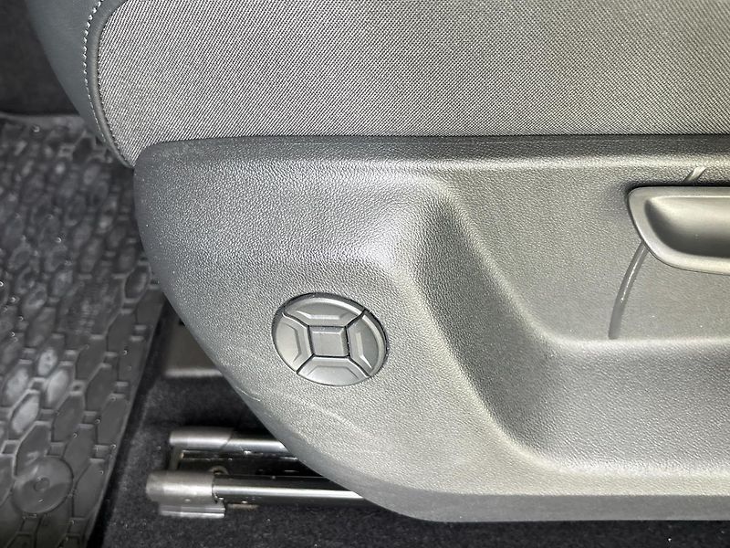Volkswagen Tiguan People DSG - fotka 28 z 31