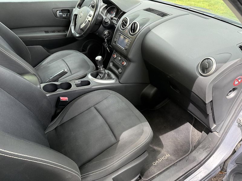 Nissan Qashqai 1,5dCi - fotka 9 z 16