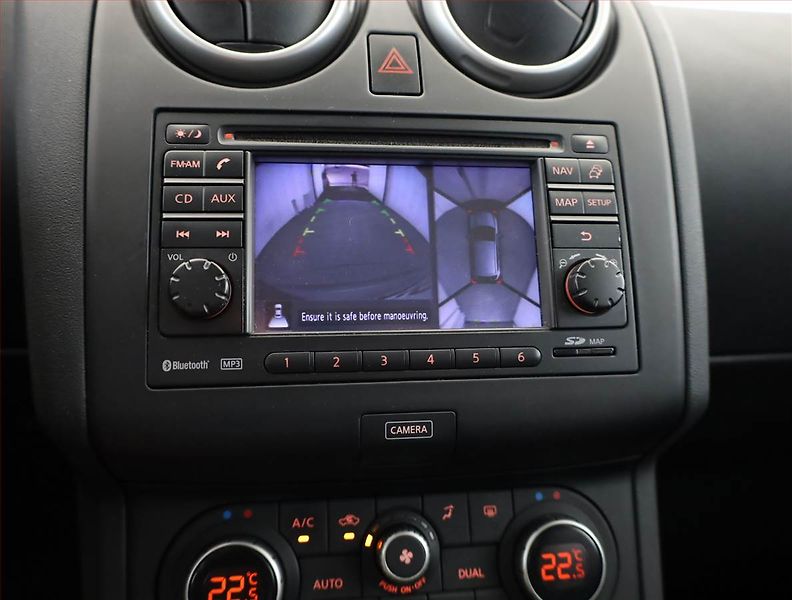 Nissan Qashqai (2013) 1.6, ČR,1.maj, Serv.kniha - fotka 12 z 15