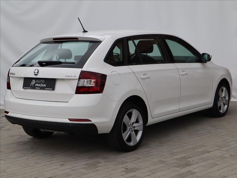 Škoda Rapid 1,0 TSi, 70kW, Výhřevy, Klima - fotka 6 z 21